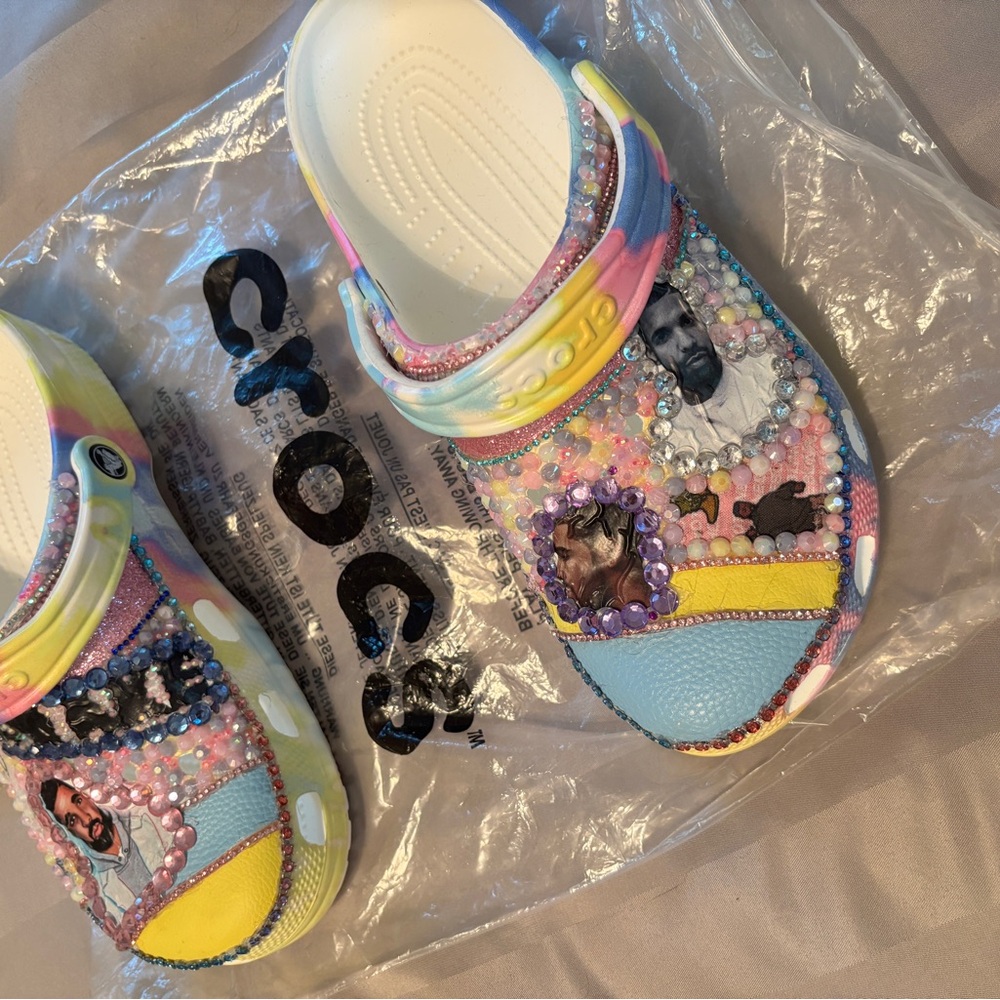 CROCS Drake